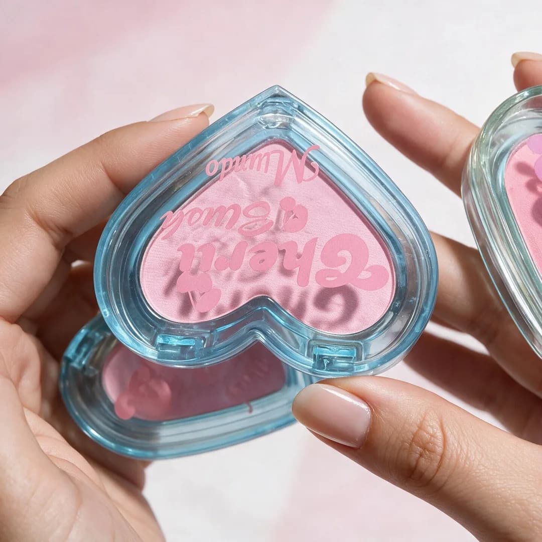 Rubor en polvo en estuche de corazón (Cherry Blush)